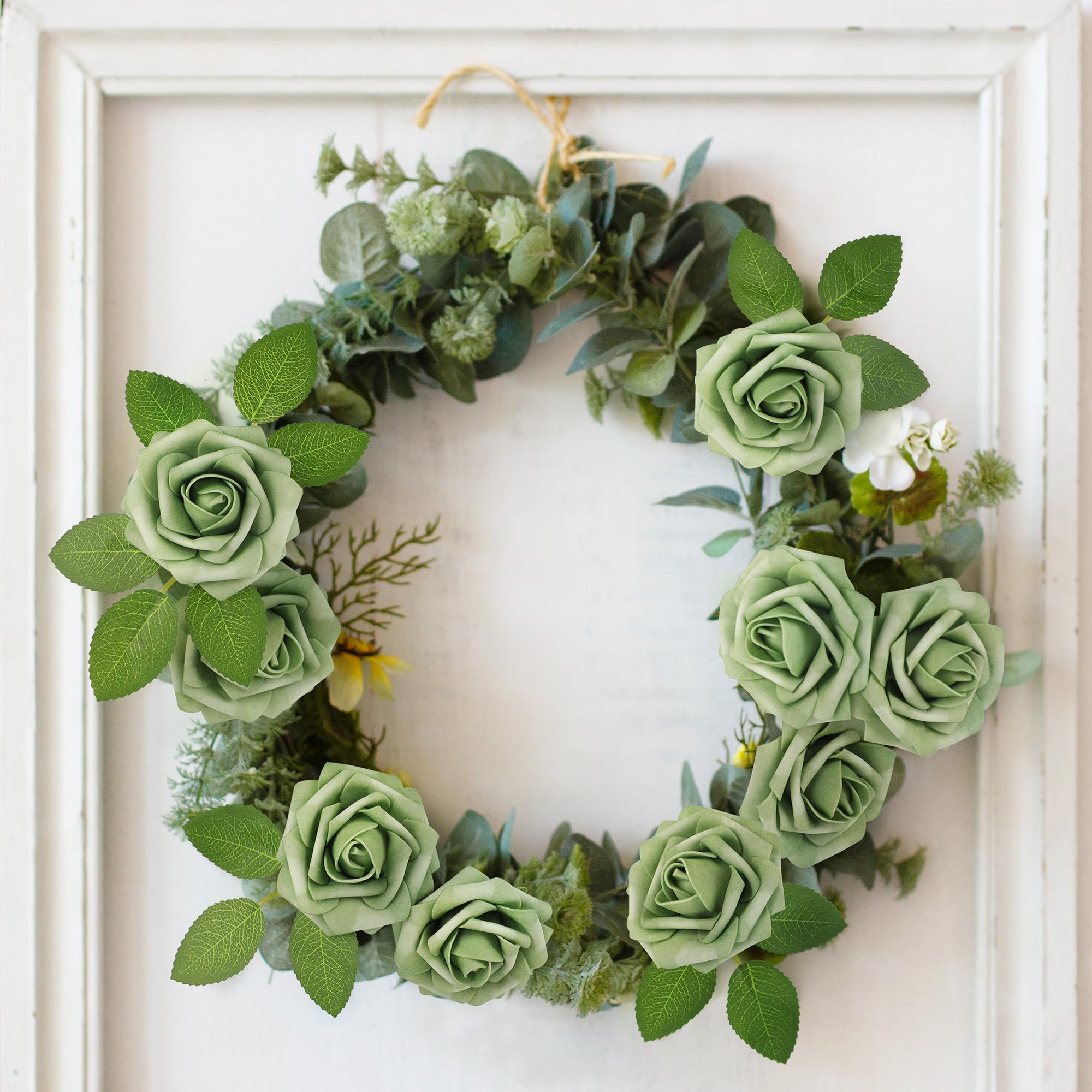 Mocoosy wedding centerpiece idea with green roses.