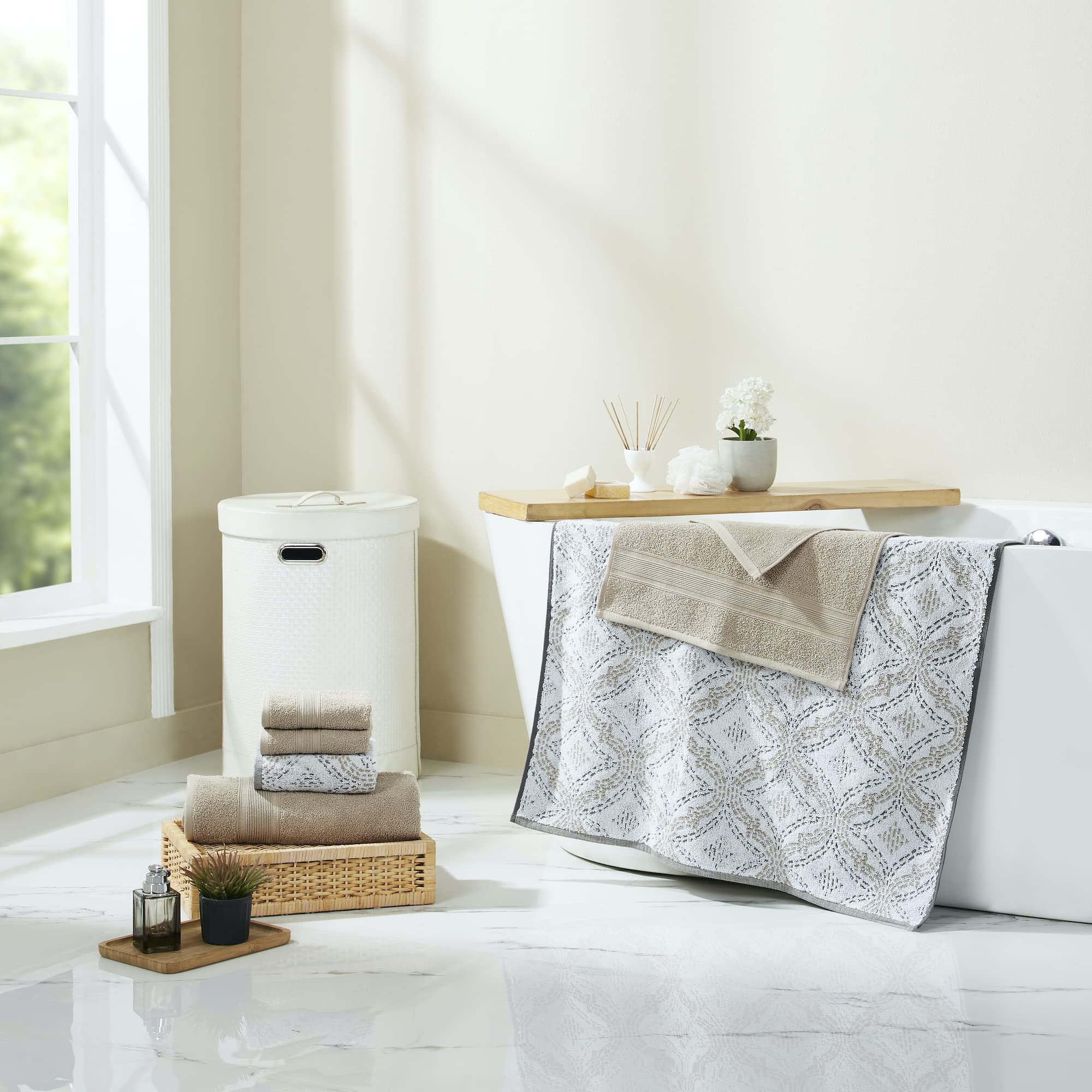 Modern Threads Capri hand towel soft pile close-up ideal for daily use