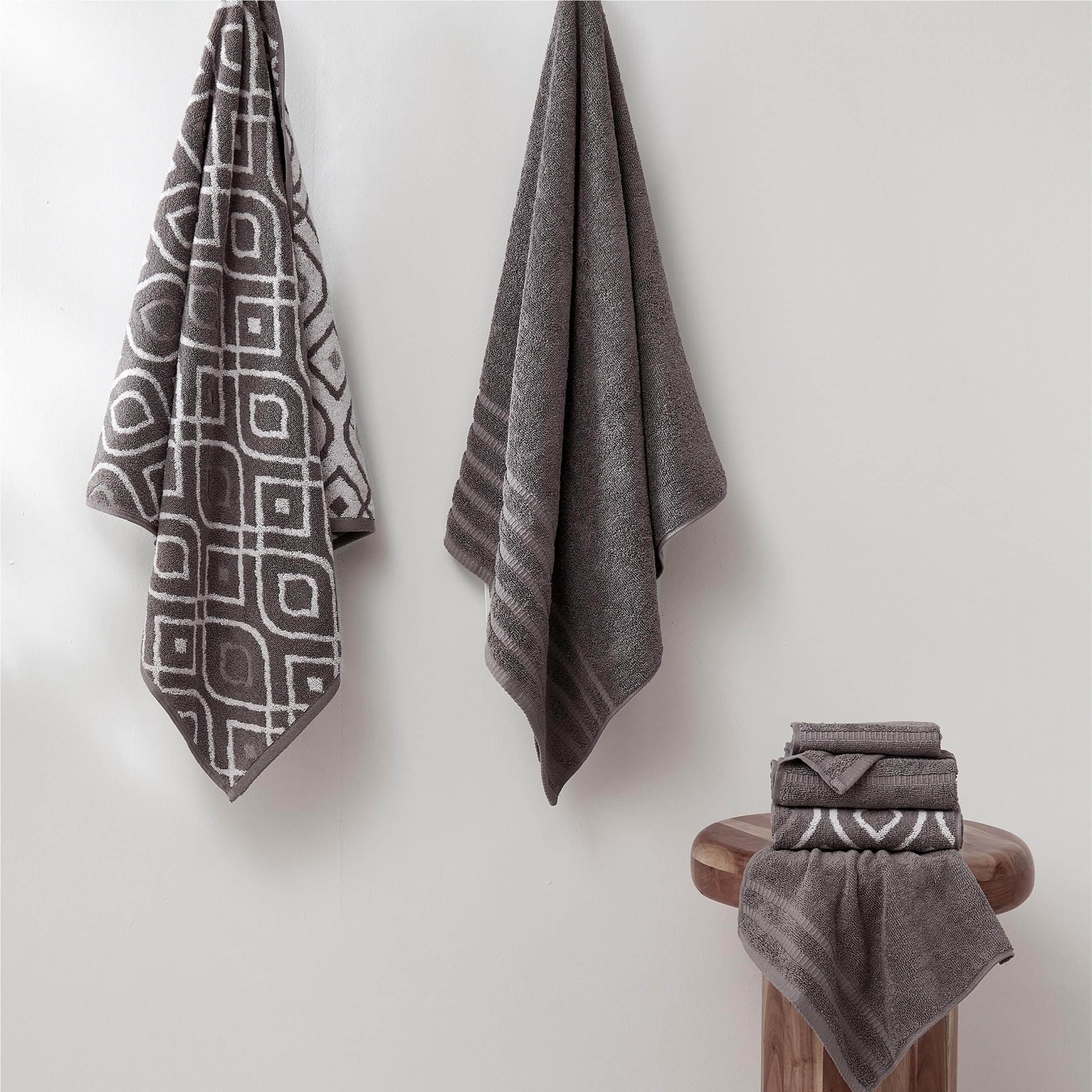 Modern Threads bath towel 27x54 inches highlights plush absorbent fabric