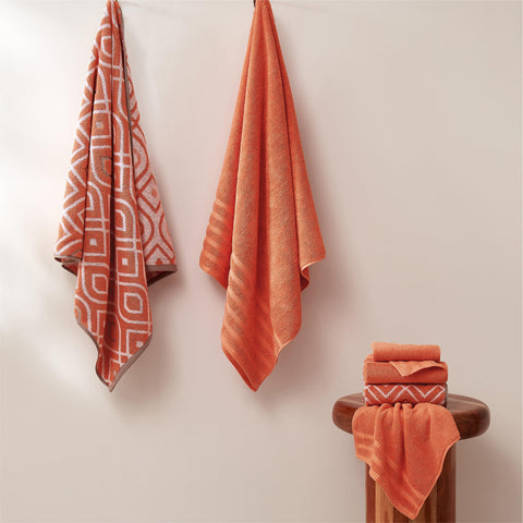 Modern Threads Hand towels in rust orange, soft and quick-drying for guest routines