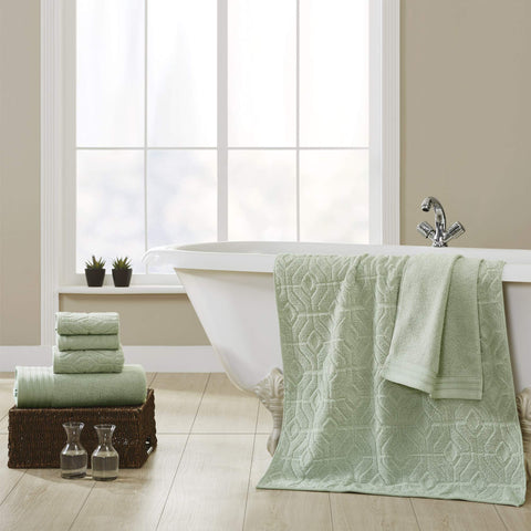 Modern Threads 550 GSM cotton towels close-up highlights dense weave and fluffy texture.