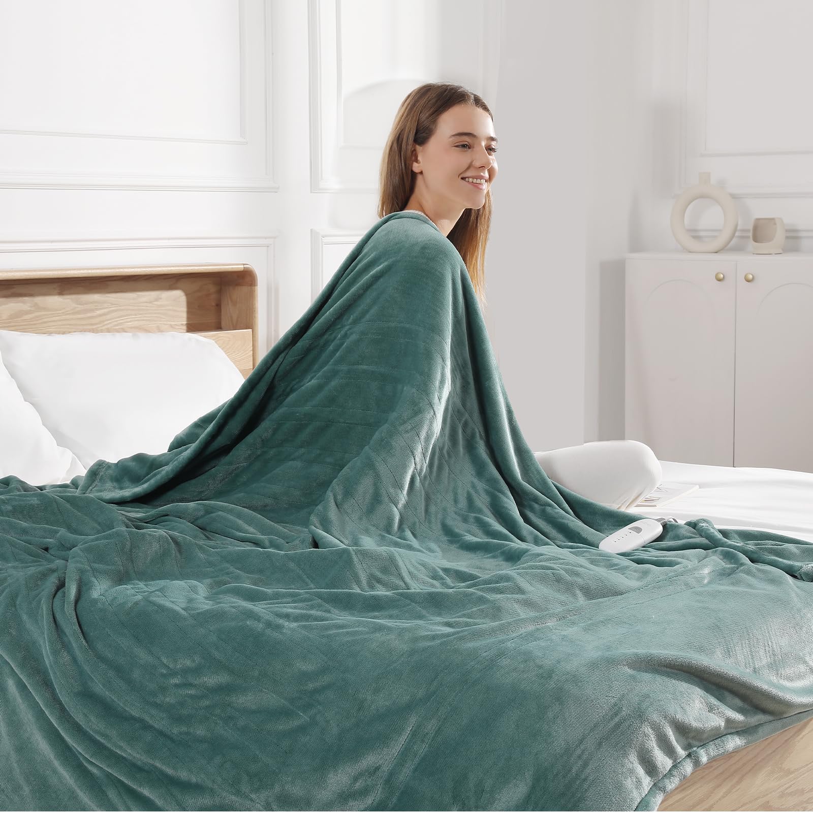 Molatink hunter green blanket makes a thoughtful gift for grandma