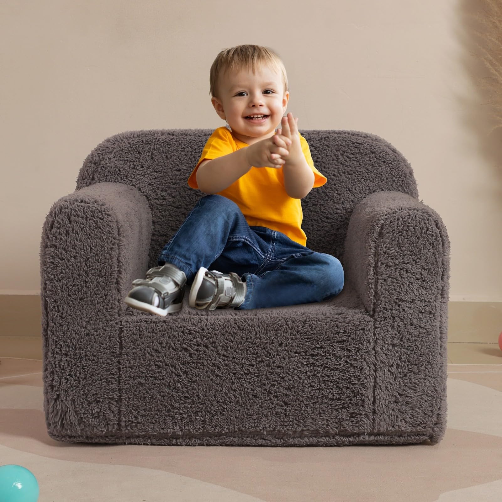 MOMCAYWEX sherpa fabric closeup, ultra-soft texture kids adore