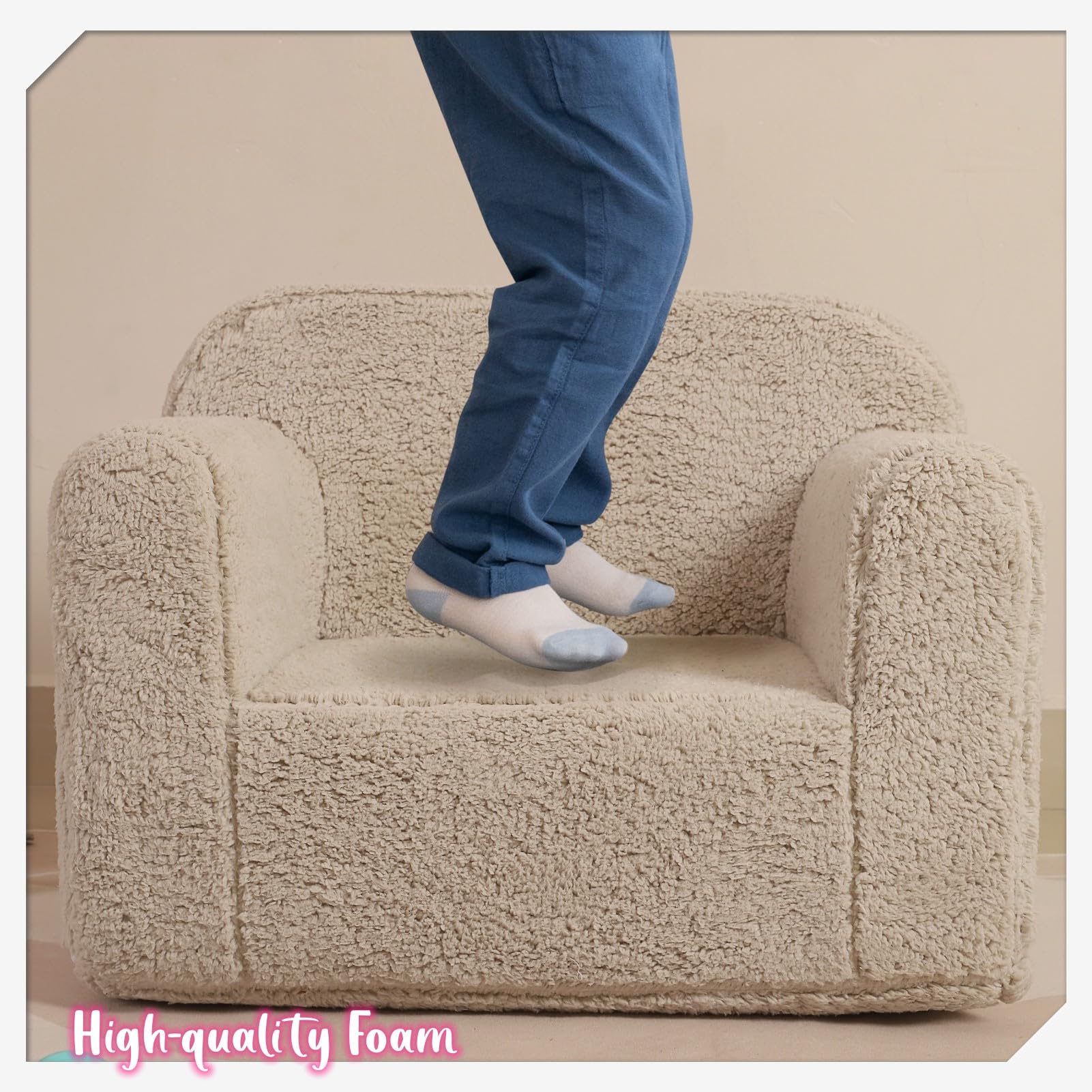 MOMCAYWEX chair showcases kid-friendly handle design for easy transport
