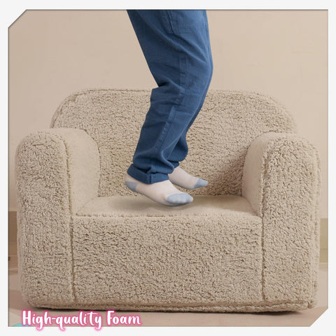 MOMCAYWEX chair showcases kid-friendly handle design for easy transport