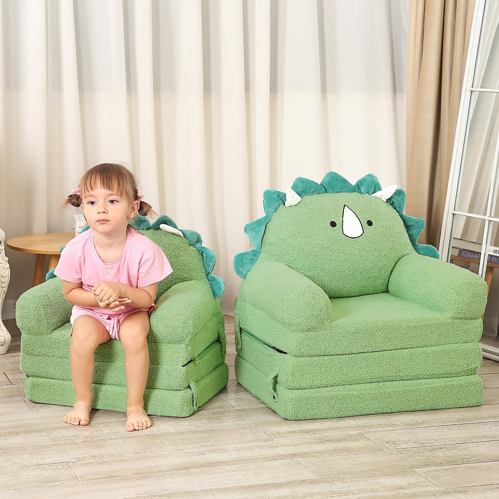 MOMCAYWEX Kids Sofa flip-open design for easy transitions between seating and lounging.