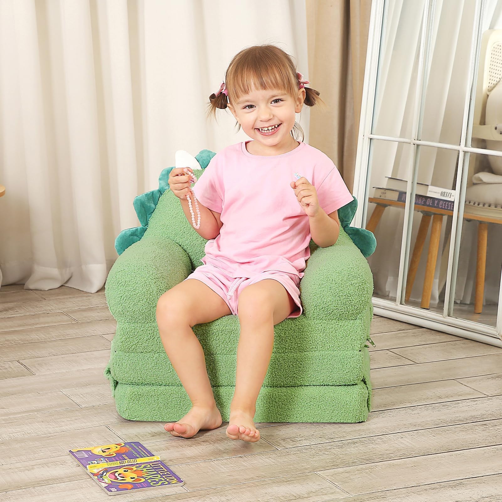 MOMCAYWEX Kids Sofa is lightweight and easy to move across rooms.