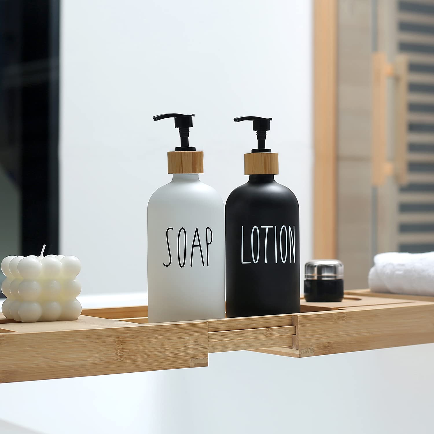 MOMEEMO bamboo tray supporting the set for organized bathroom spaces.