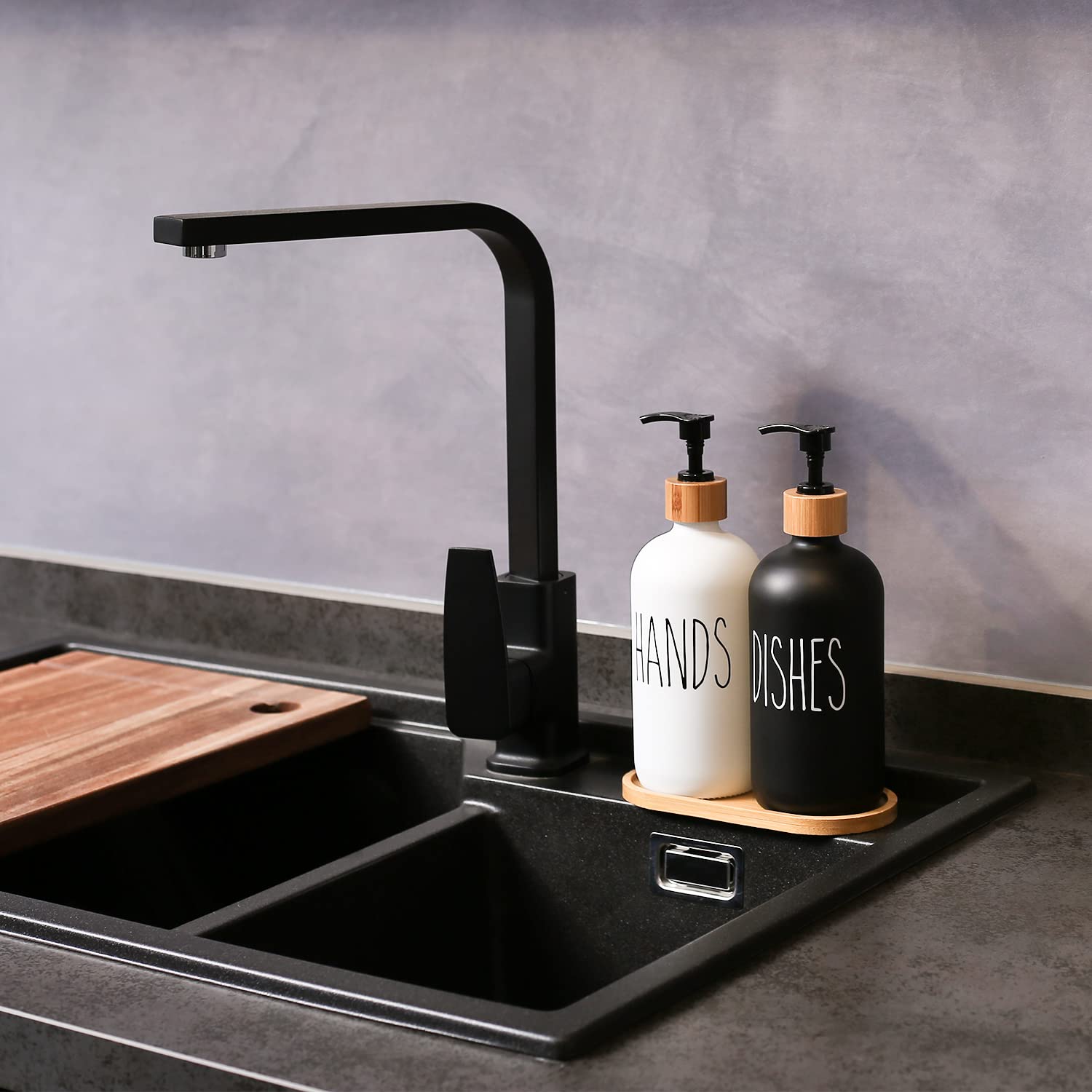 MOMEEMO Dish dispenser with pump keeps dish soap within easy reach.