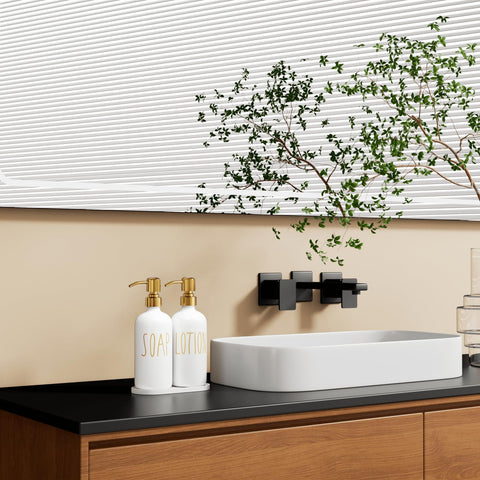 MOMEEMO glass dispenser with stainless steel pump detail for durability.