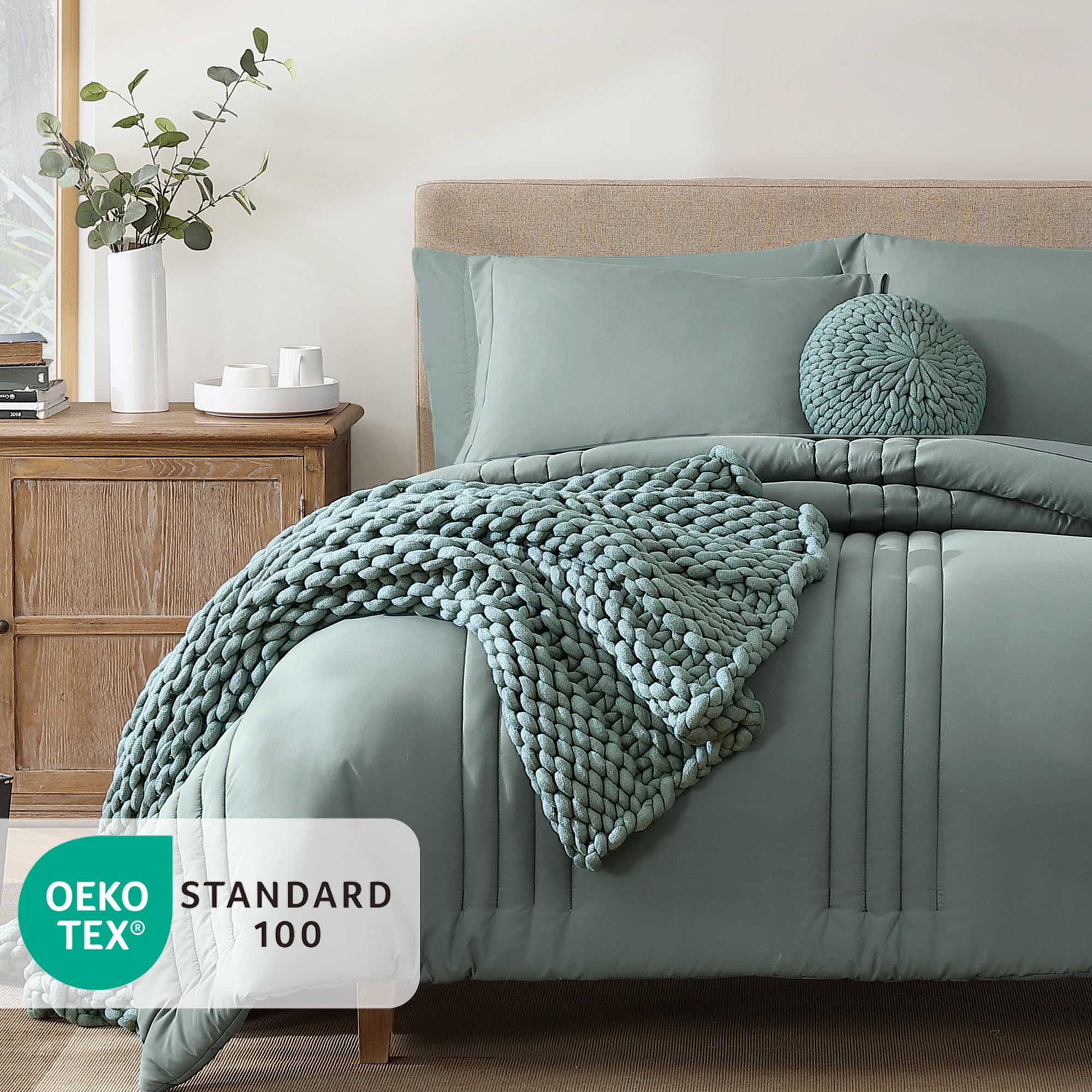 Monbix king-size comforter set fitted sheet—secure fit, smooth sleep.