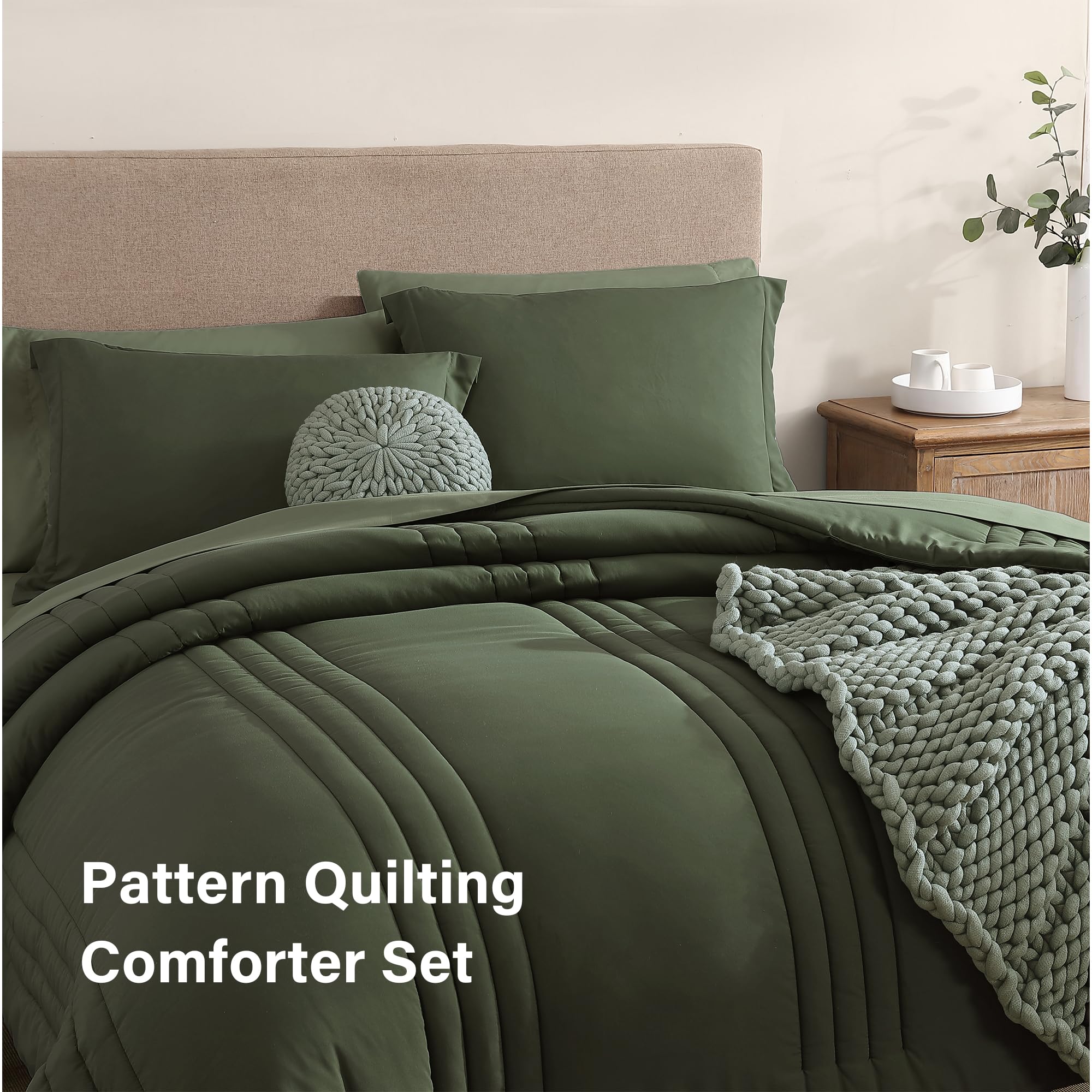 Monbix fitted sheet with elastic edge ensures secure bed fit