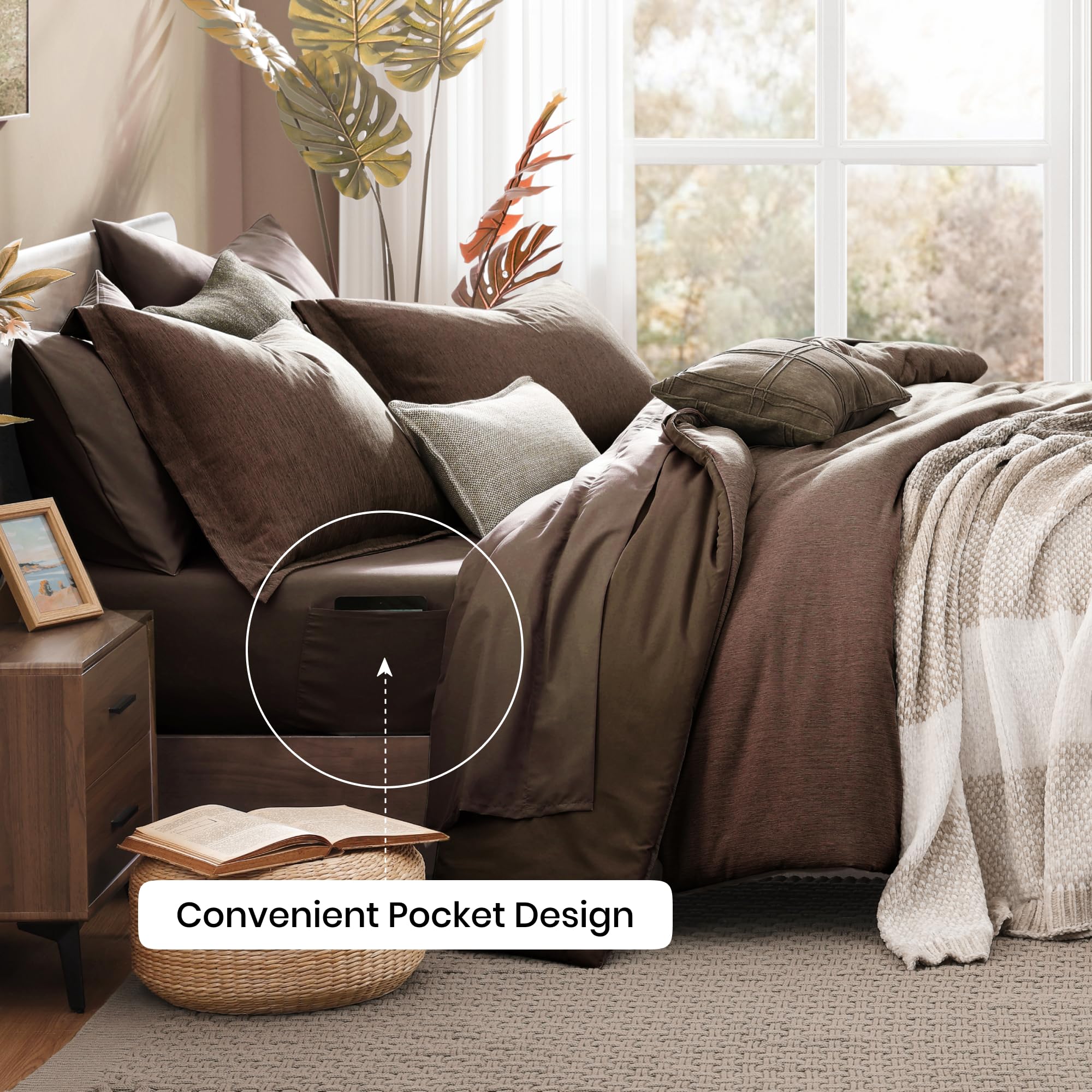Monbix king-size fitted sheet close-up showcases stretchy elastic and snug fit