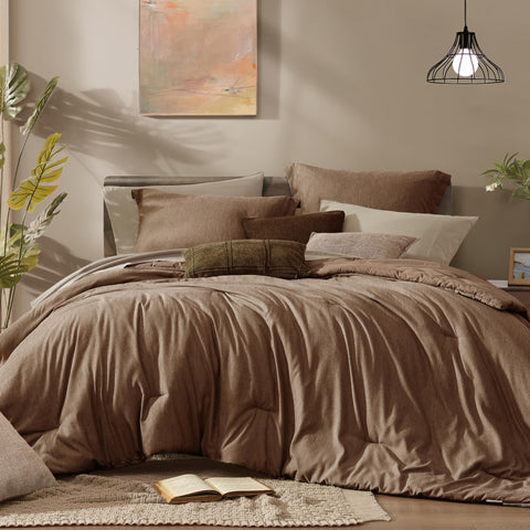 Monbix Queen Comforter close-up showing cloud-like loft for year-round comfort