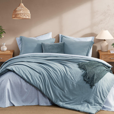 Monbix flat sheet 90x102 with soft lining and breathable comfort.