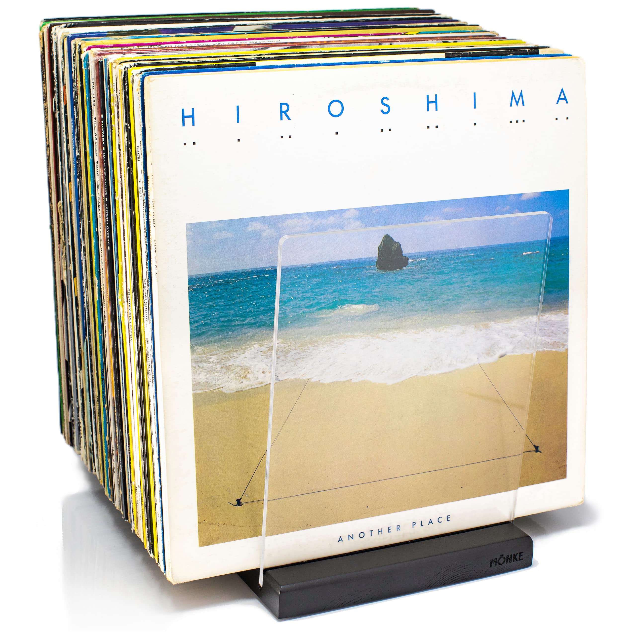 MÖNKE premium record rack in black shows mid-century style with a neatly displayed vinyl collection.