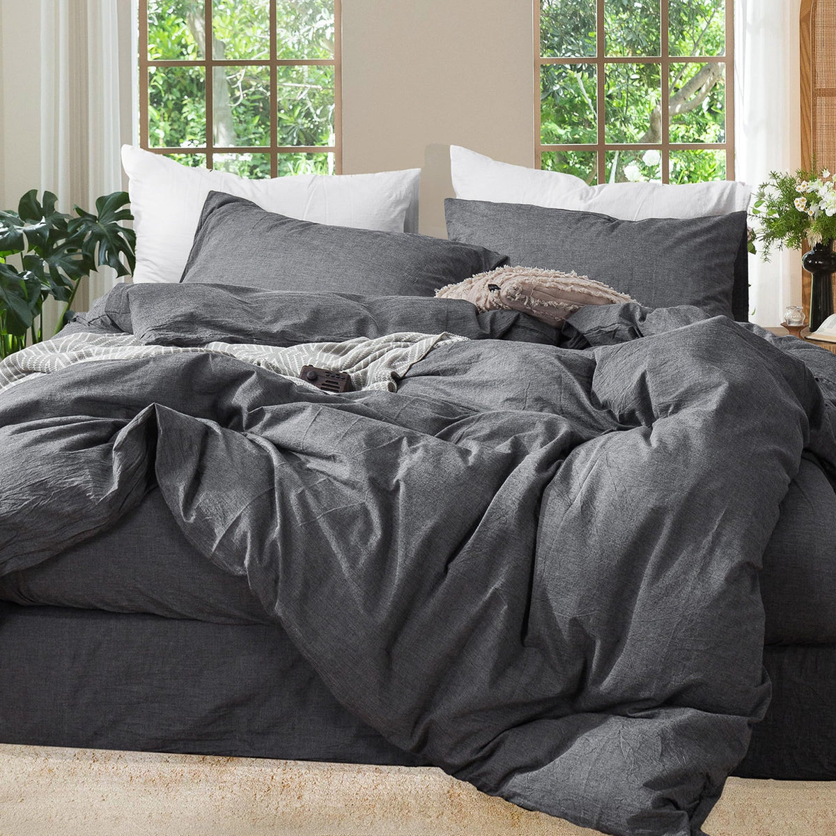 MooMee duvet cover in heathered dark grey for king bed, breathable and durable.