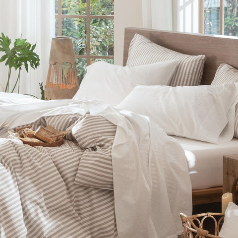 MooMee flat sheet off-white with breathable, cool comfort for warm nights.