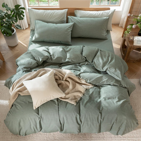 Interior corner ties on MooMee duvet cover keep the insert in place