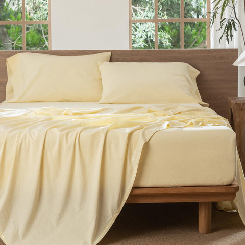 MooMee queen-size set shows precise dimensions for a perfect bed fit.