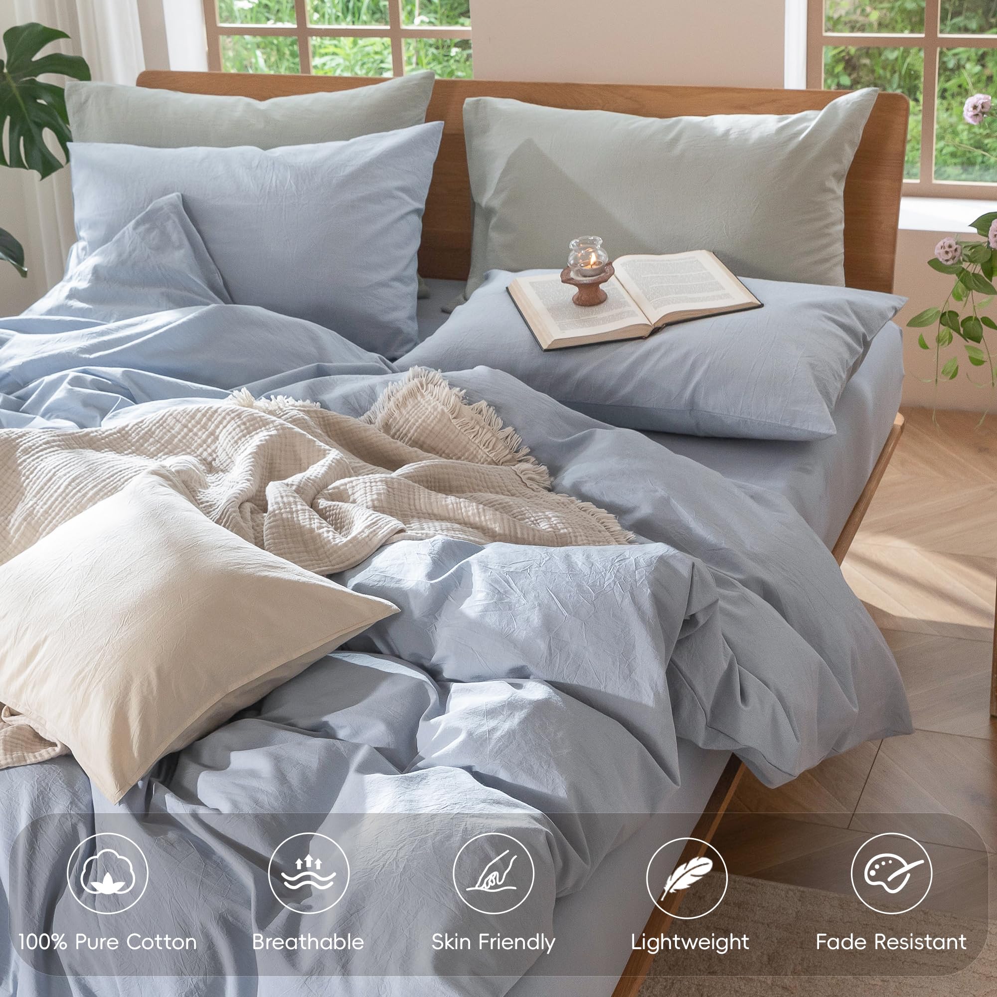 Hidden zipper on MooMee duvet cover keeps insert secure while you sleep.