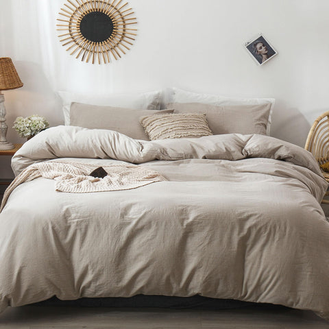 MooMee queen-size 90x90 duvet cover styled on bed for easy setup.