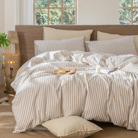 MooMee easy-care cotton cover is machine washable for simple upkeep.