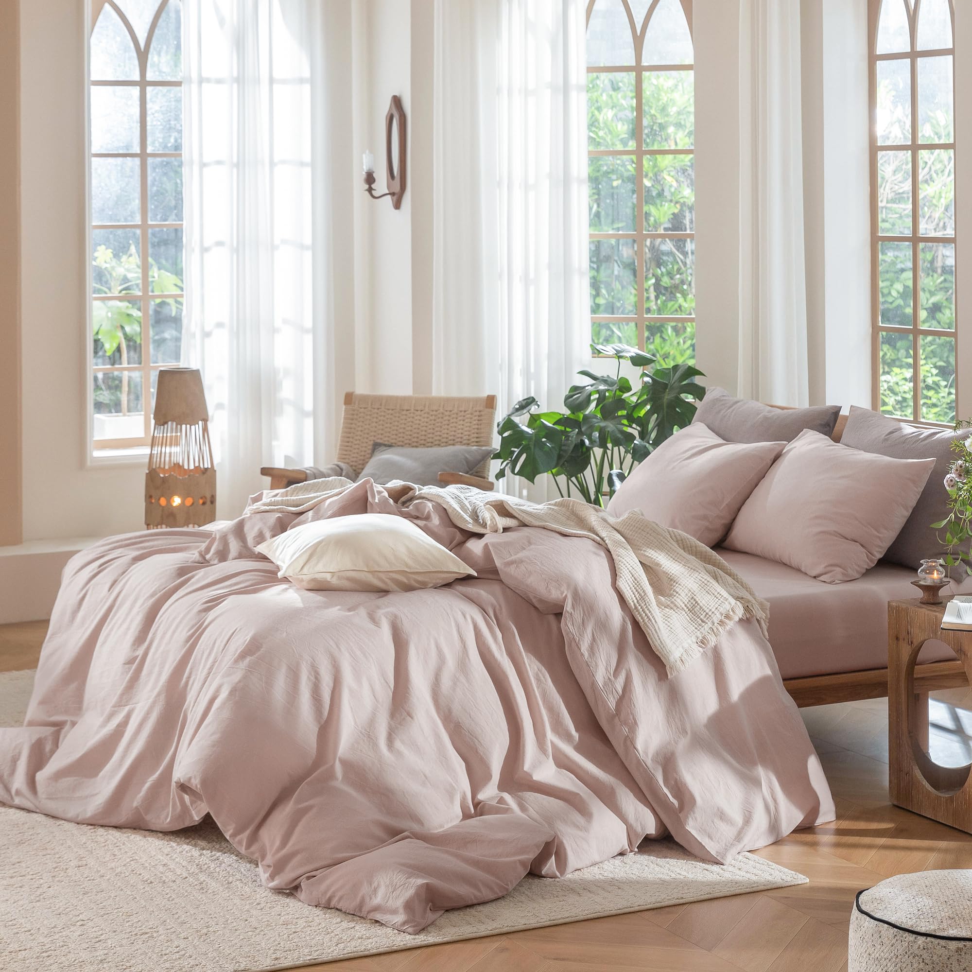 MooMee pillowcases with envelope closure keep pillows neat and tidy.
