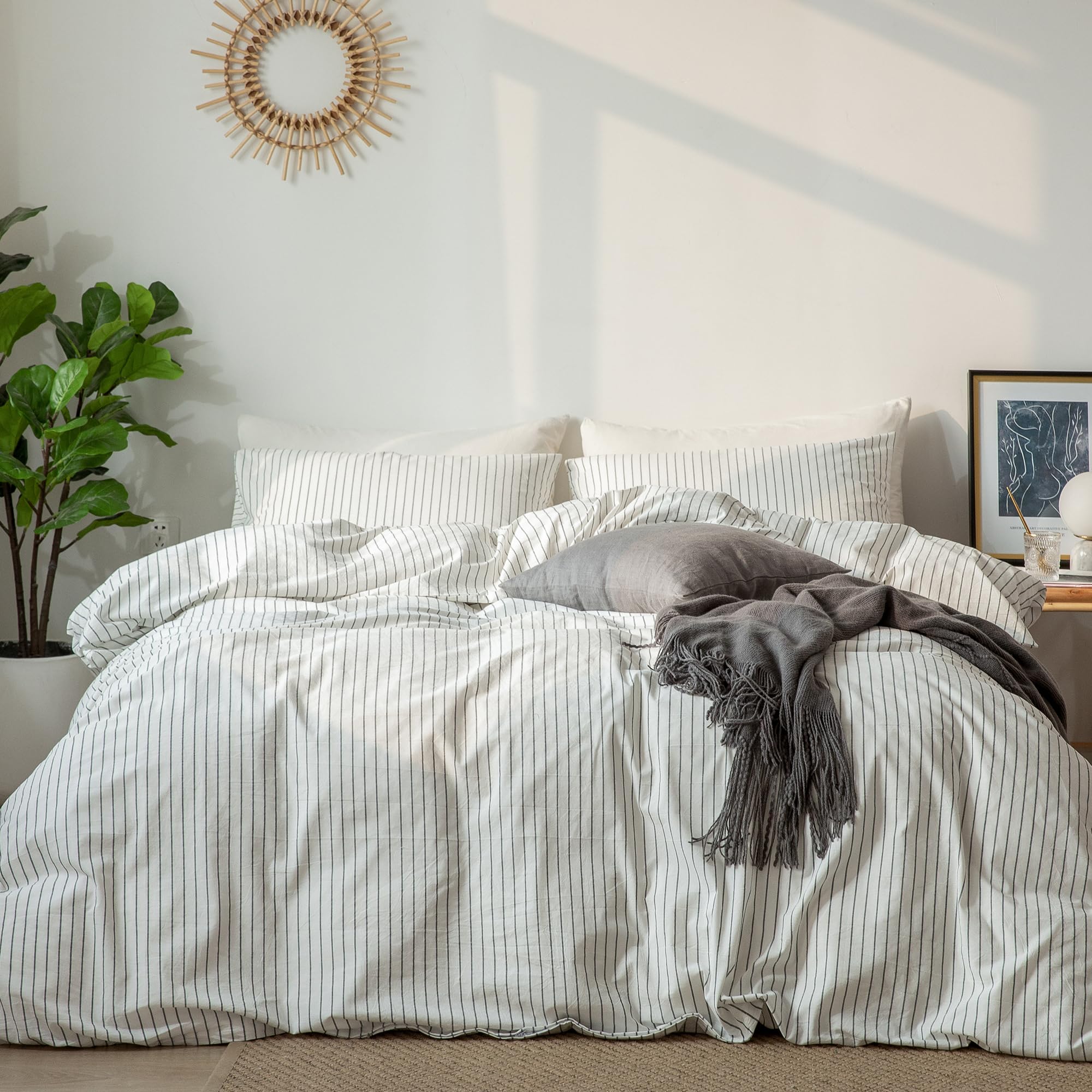 MooMee queen-size duvet cover with hidden zip and interior corner ties.