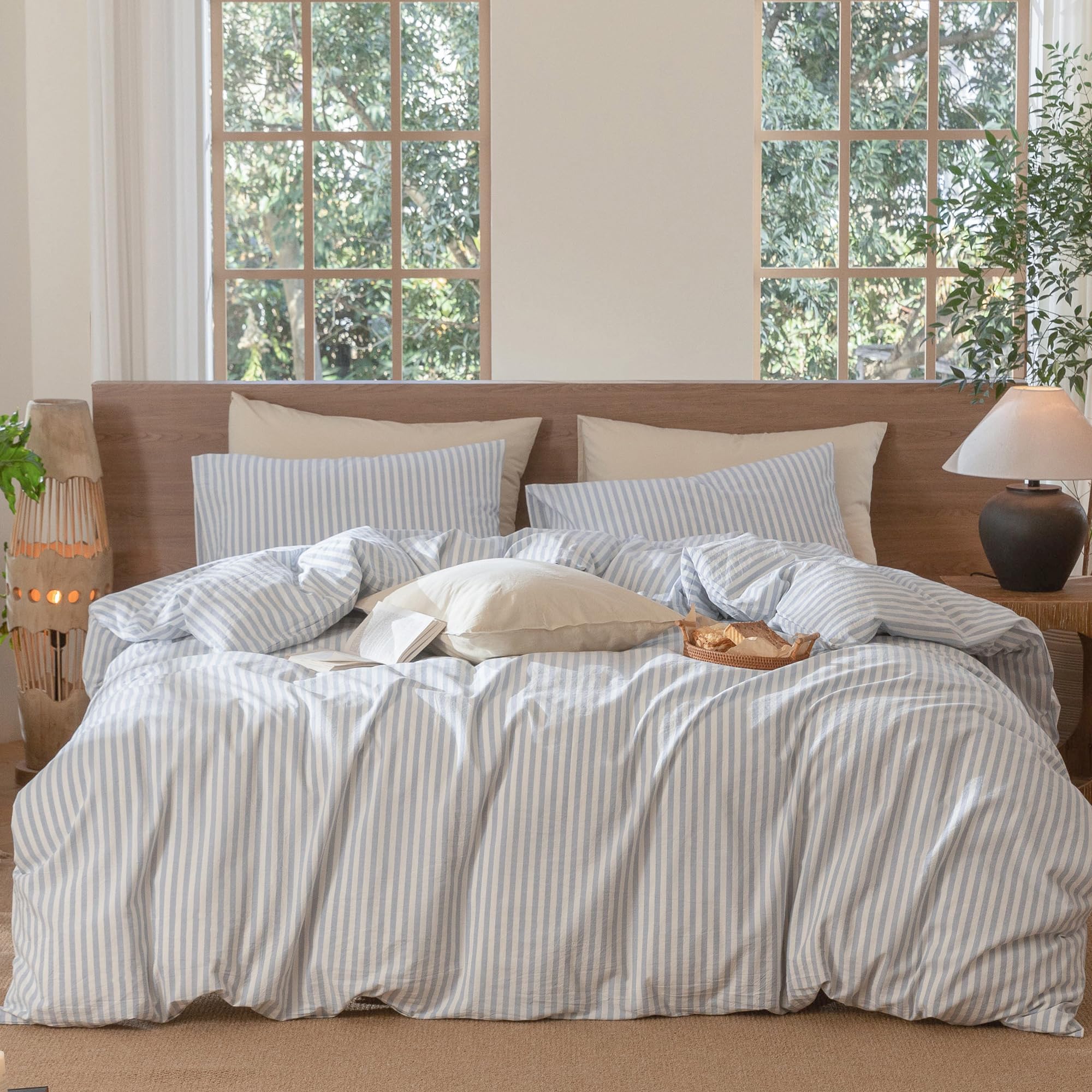 MooMee striped duvet cover in cornflower blue shows a breathable, soft cotton finish for cool nights