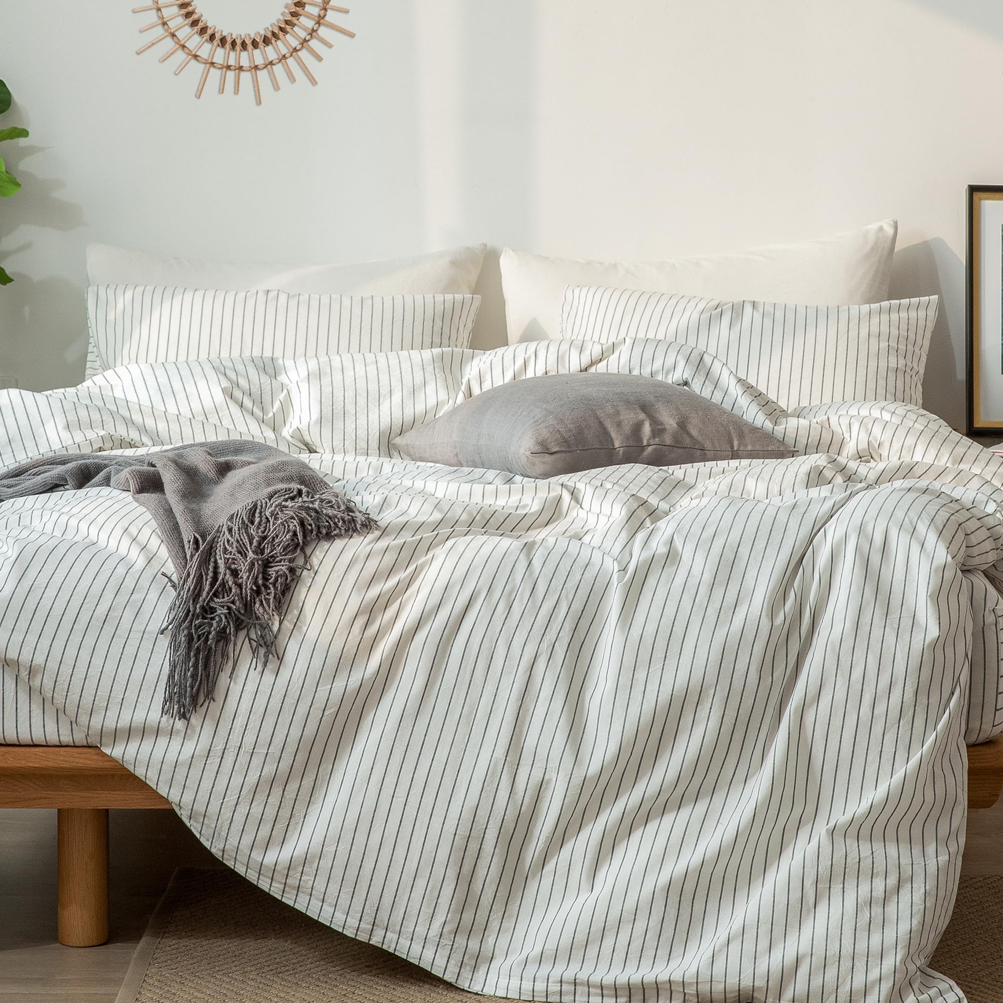 MooMee striped duvet cover set in queen size shows white and dark grey wide stripes for breathable comfort.