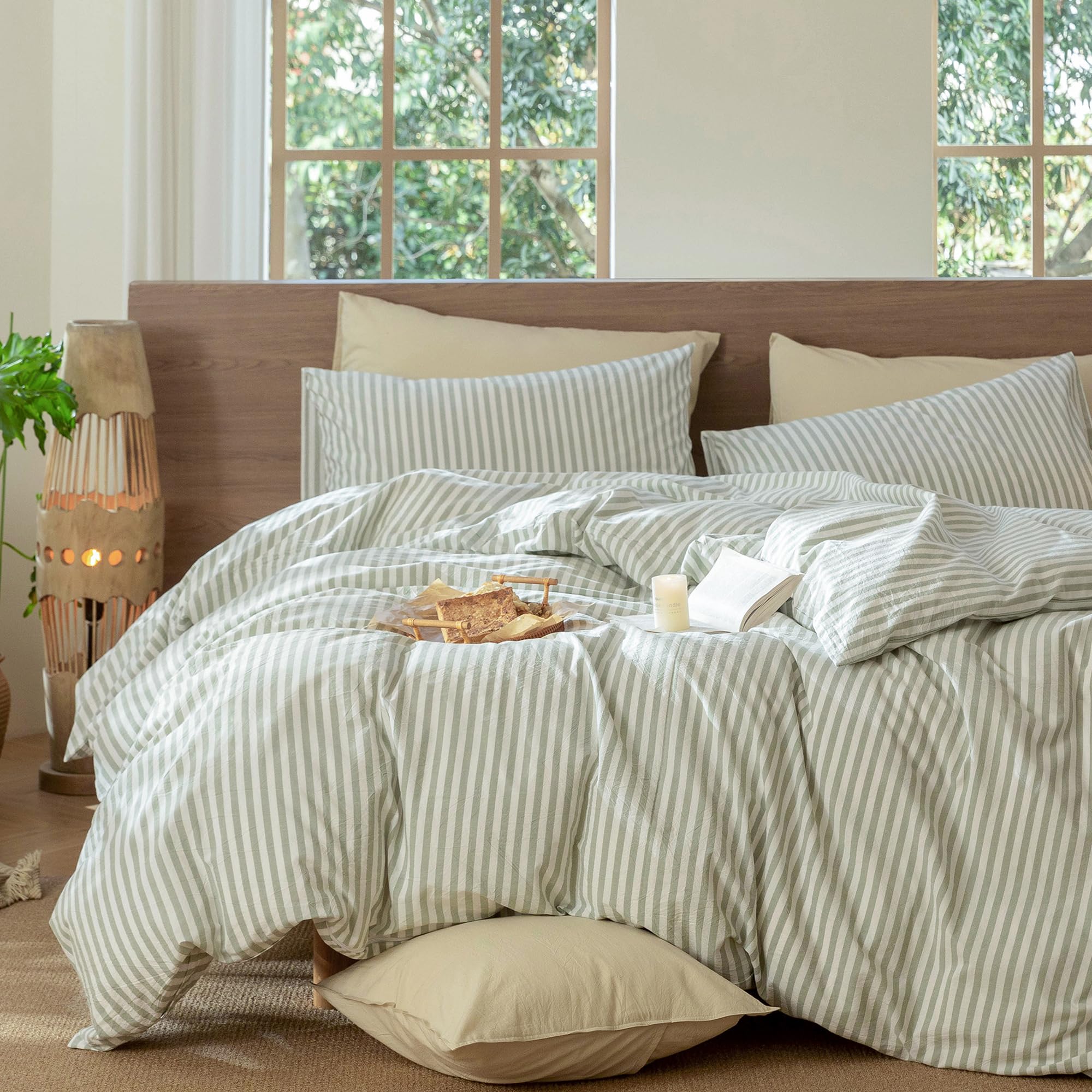 MooMee cotton-linen texture feels breathable and soft.