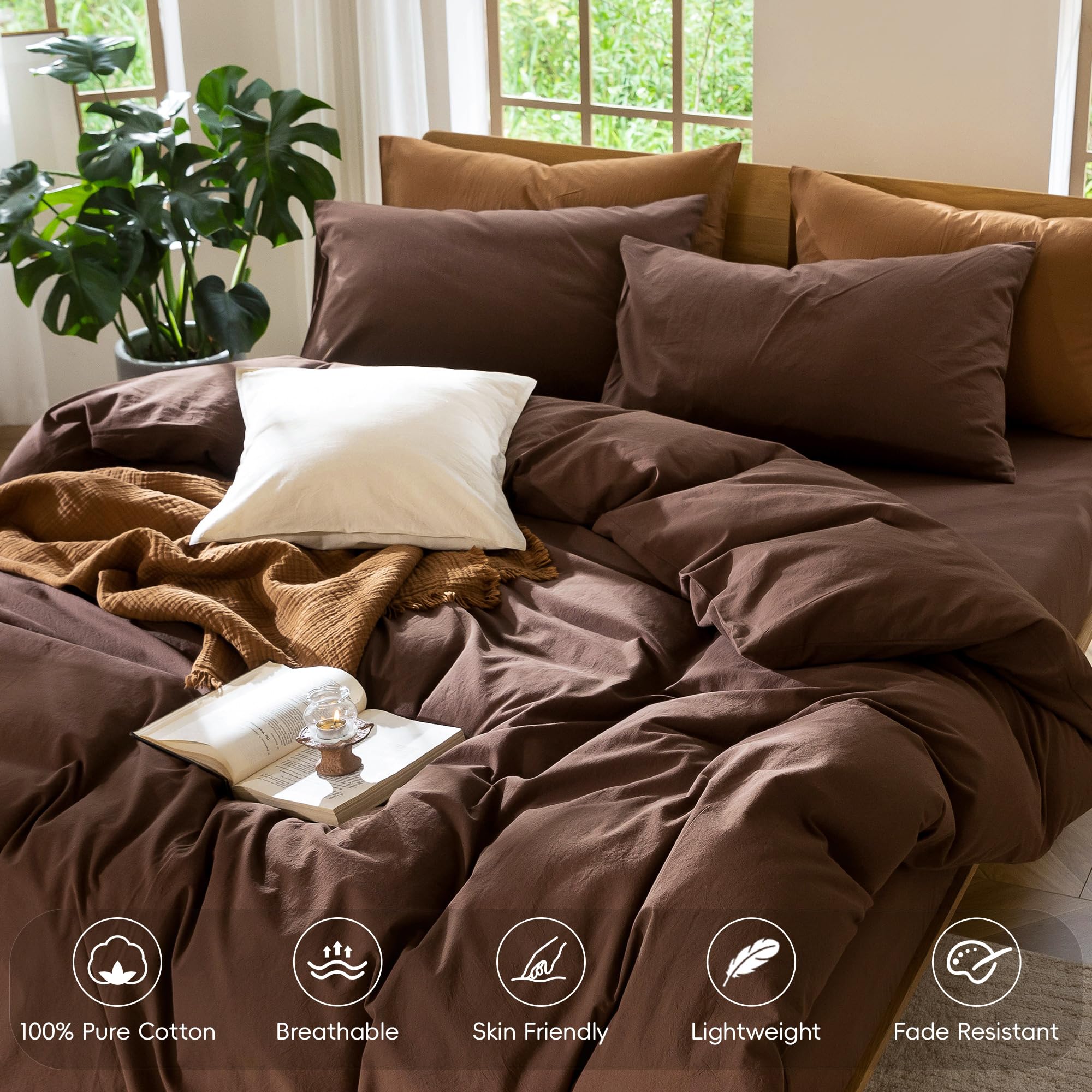 Hidden zip closure on MooMee duvet cover for secure, clean lines.