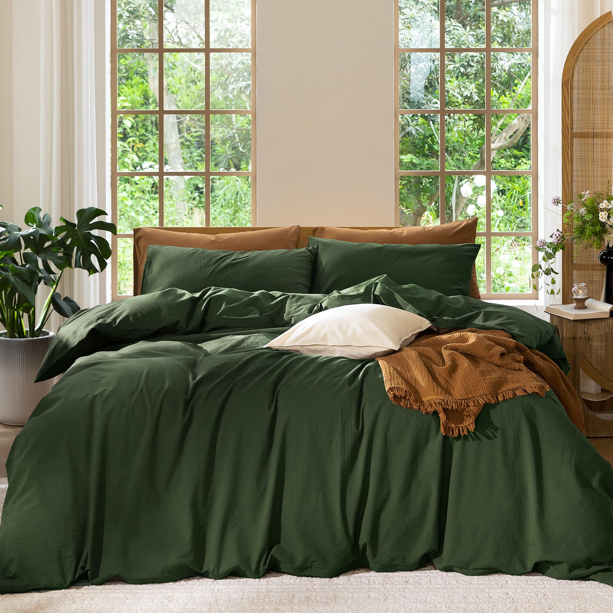 MooMee forest green duvet cover in queen size shows soft, breathable washed cotton.