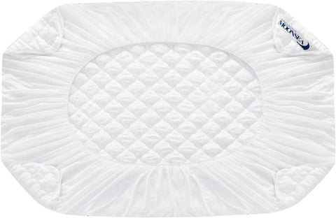 Moonsea breathable microfiber fabric balances temperature with down-alternative fill.