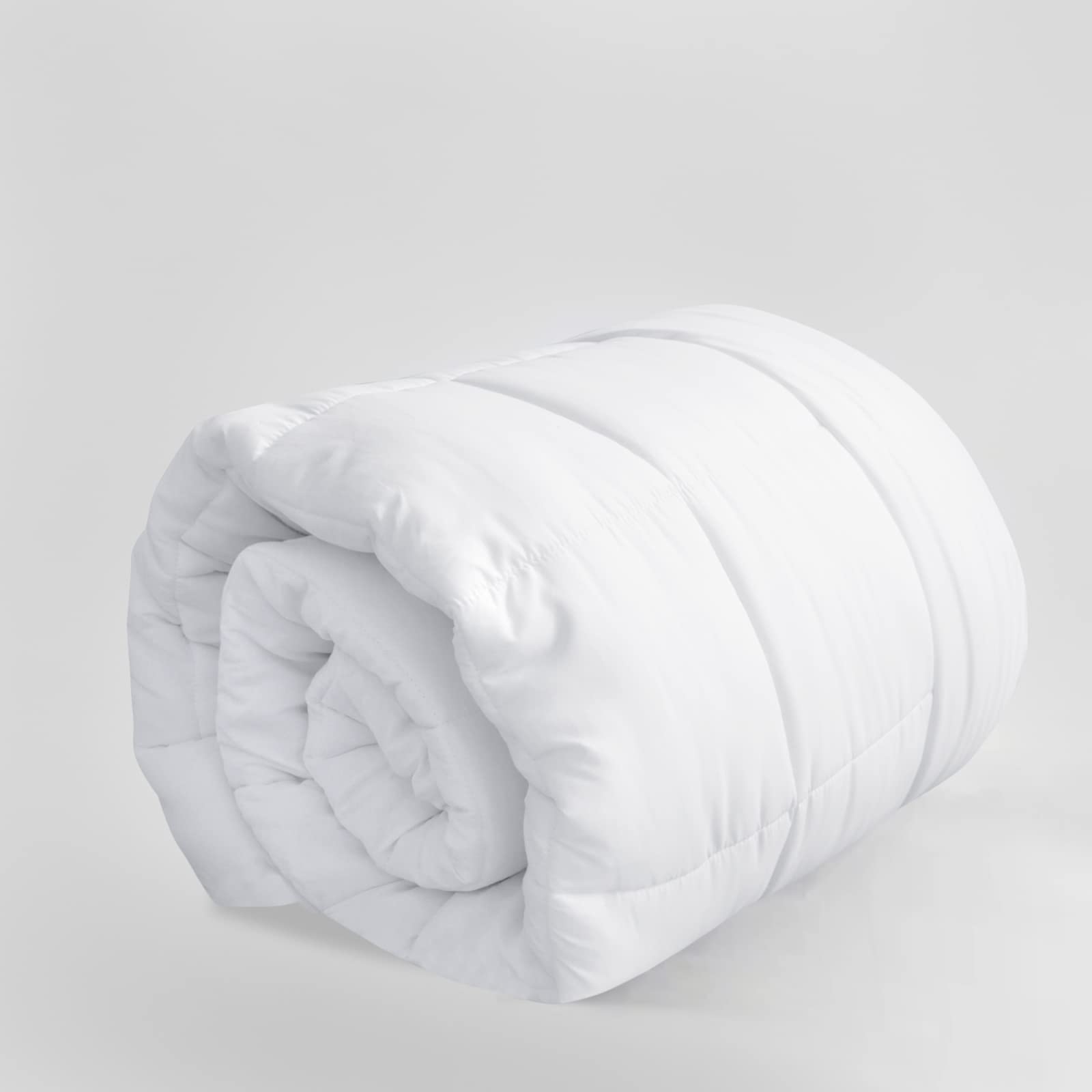 Moonsea machine-washable duvet insert simplifies cleaning and maintenance.