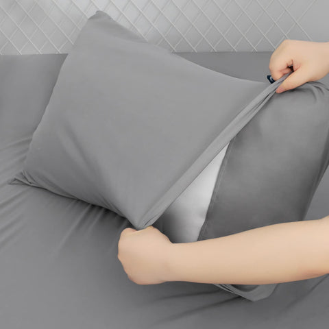 Moonsea remote-pocket side sheet keeps essentials handy while you rest.