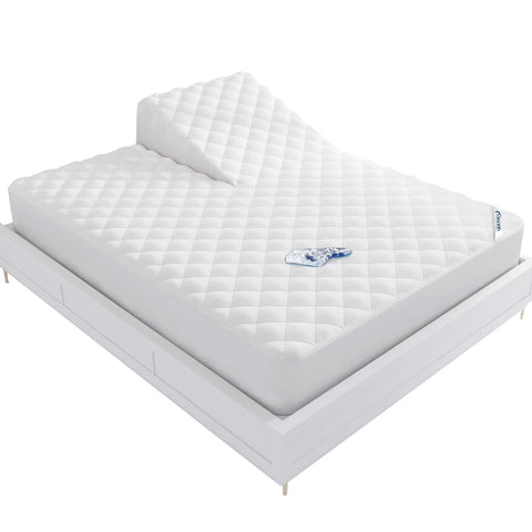 Moonsea waterproof split-top king mattress pad protector for adjustable beds provides spill protection.