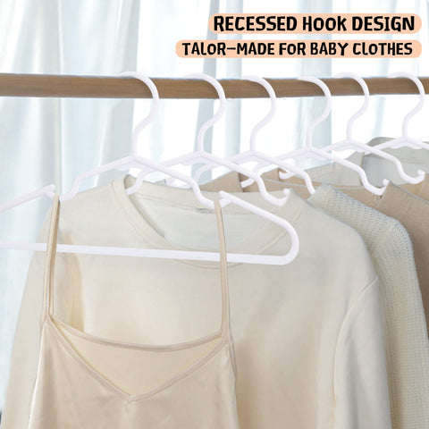 Mosearon organized closet for coats, pants, and skirts