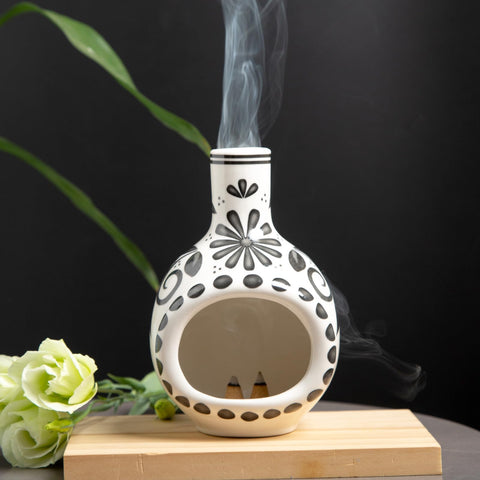 MOUGIGI Palo Santo holder catches ashes for easy cleanup.