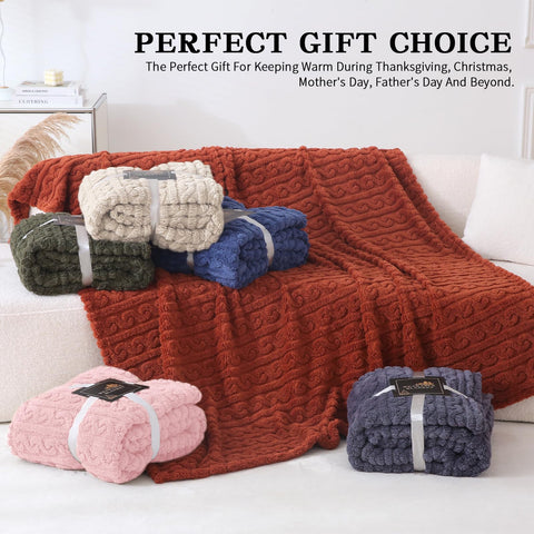 Durable, machine-washable sherpa fabric used in the blanket.