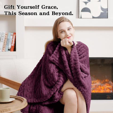 Mowkim machine-washable wearable blanket stays soft after multiple washes.