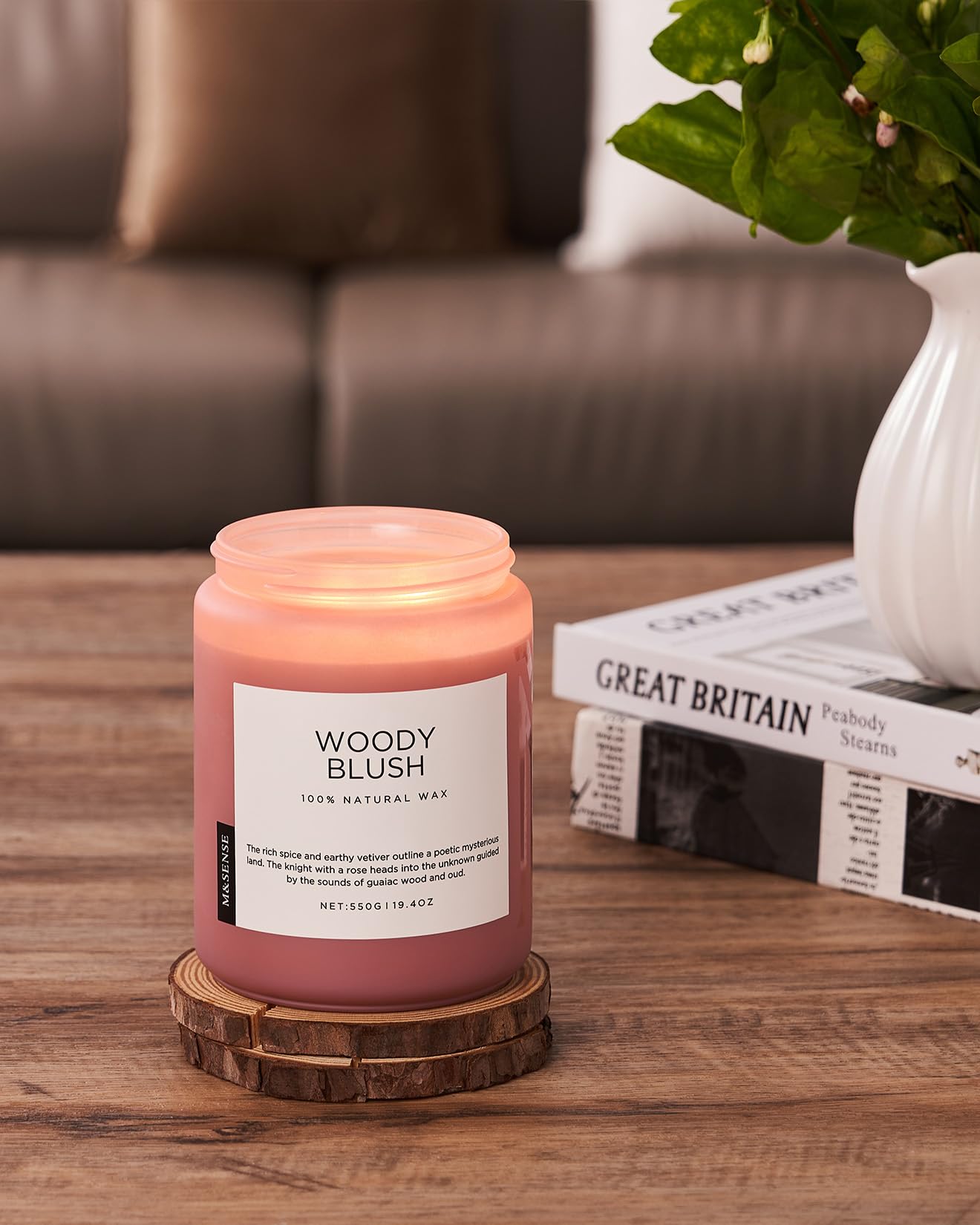 Box packaging uses recycled cardboard, supporting eco-friendly gifting options.