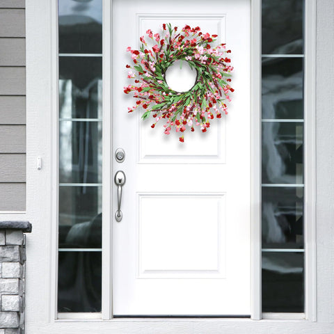 MSMUH adjustable-shape wreath showing reshaping for seasonal displays