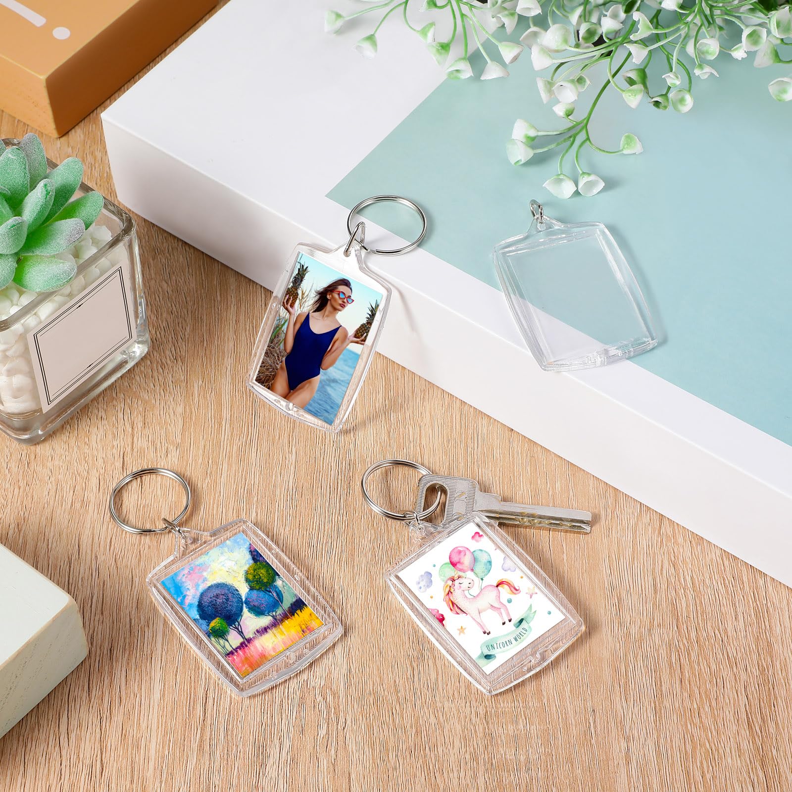 MTLEE two-sided photo display keychain versatile for memories.