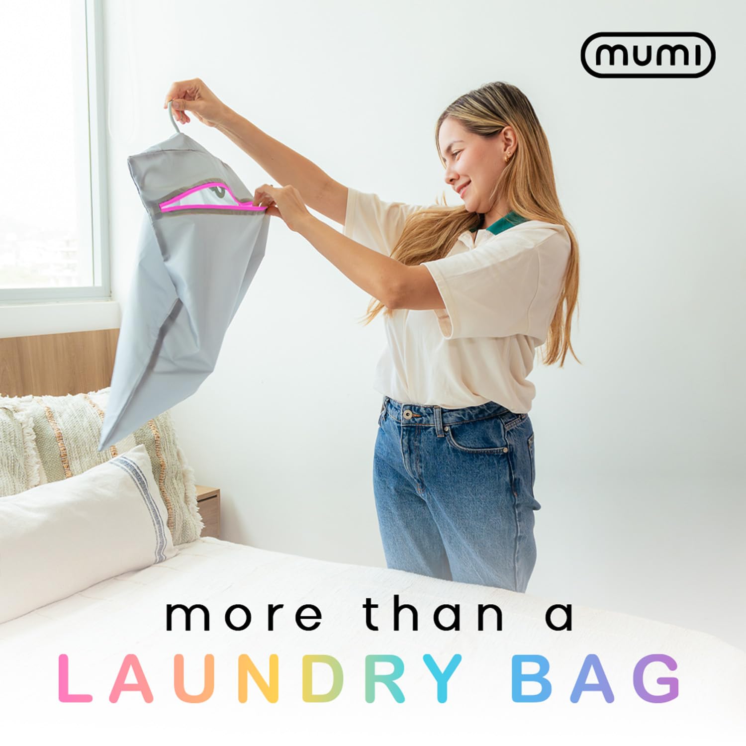 MUMI Moisture-resistant material protects delicate clothes in suitcases and backpacks.