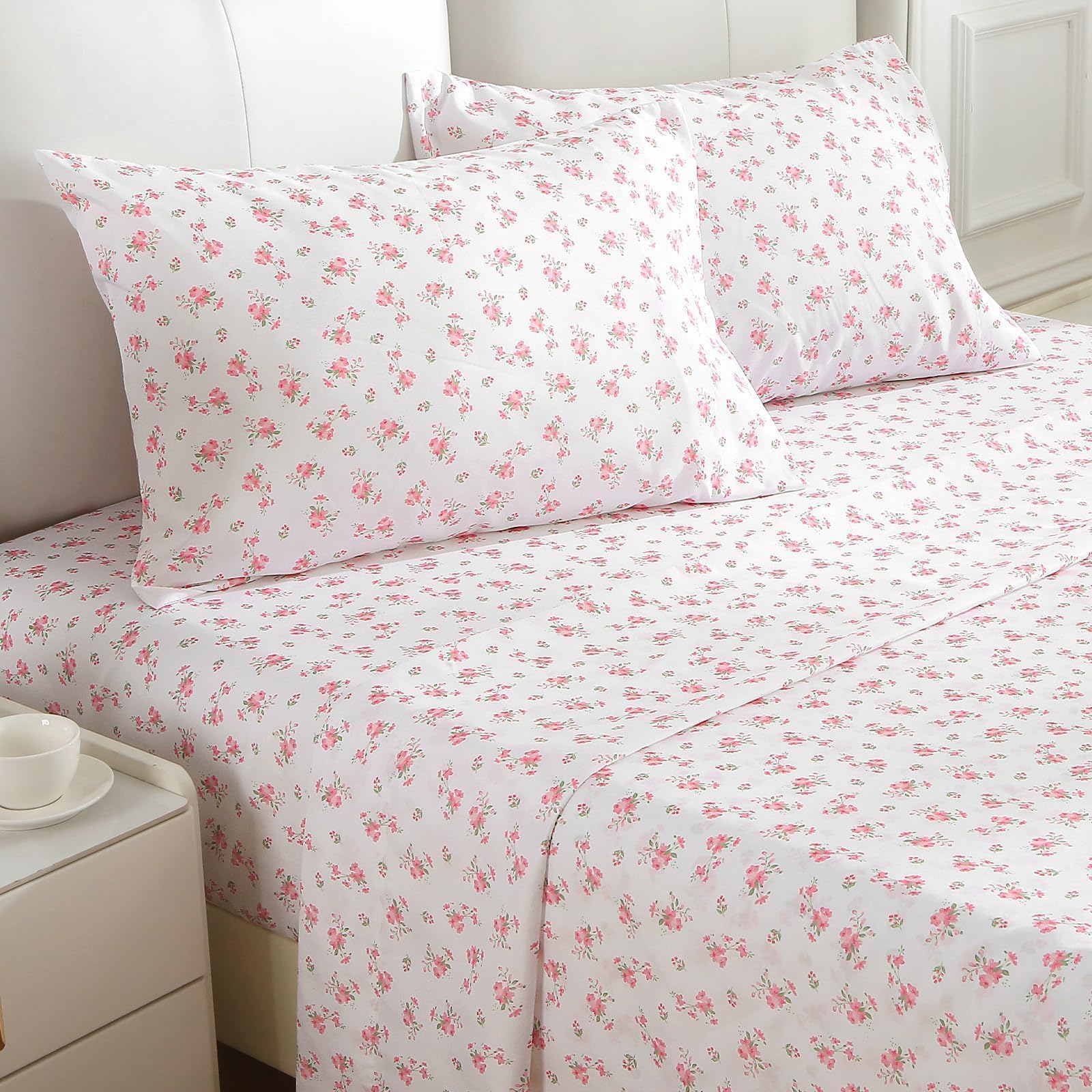 Cozy bedroom scene featuring MUXHOMO queen sheets.