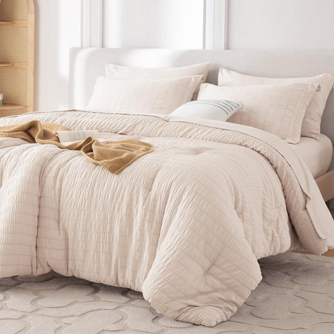 MUXHOMO seersucker bed-set comforter for a soft, year-round feel.