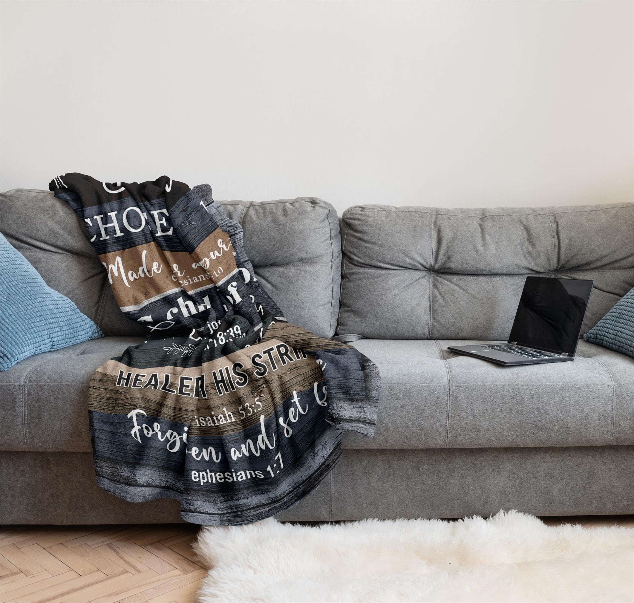 Muxuten outdoor camping blanket shows lightweight warmth for adventures.