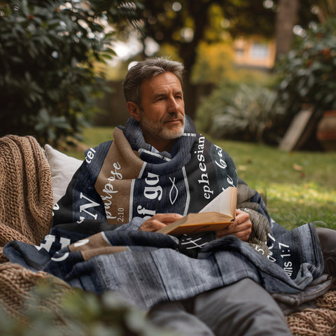 Muxuten soft microfiber blanket close-up shows plush texture for cozy evenings.